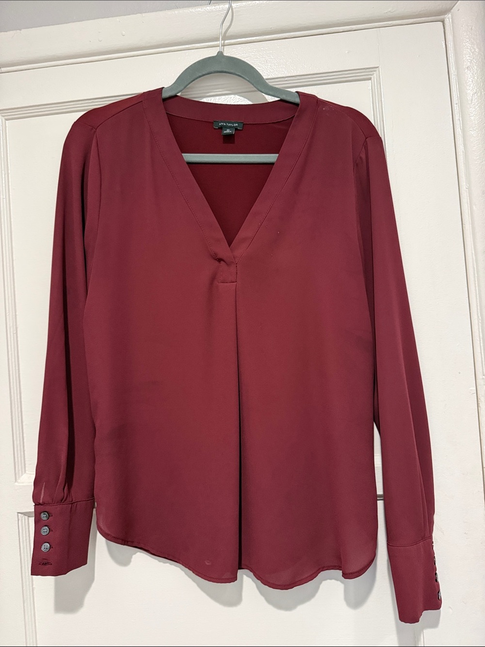 Ann Taylor Wine V-Neck Long-Sleeve Blouse